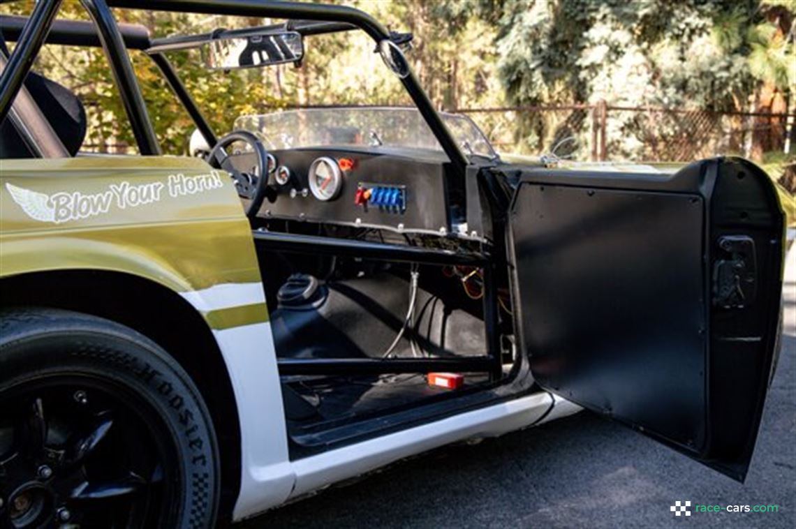 1969-triumph-tr6-cp-race-car