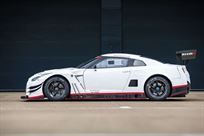 2014-nissan-r35-gt-r-8a01